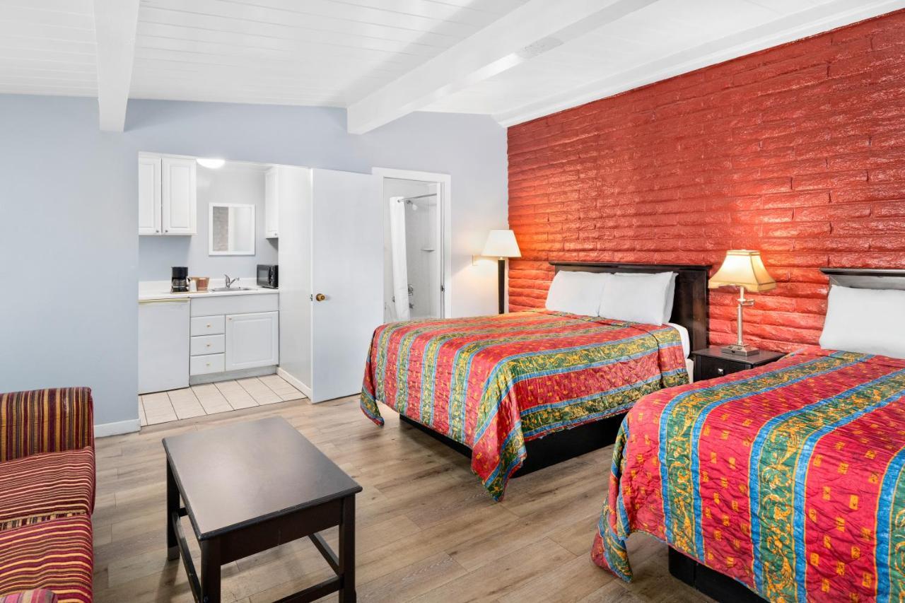Fallbrook Country Inn Bagian luar foto