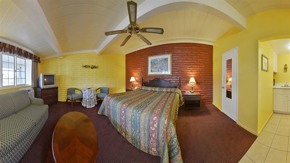Fallbrook Country Inn Bagian luar foto