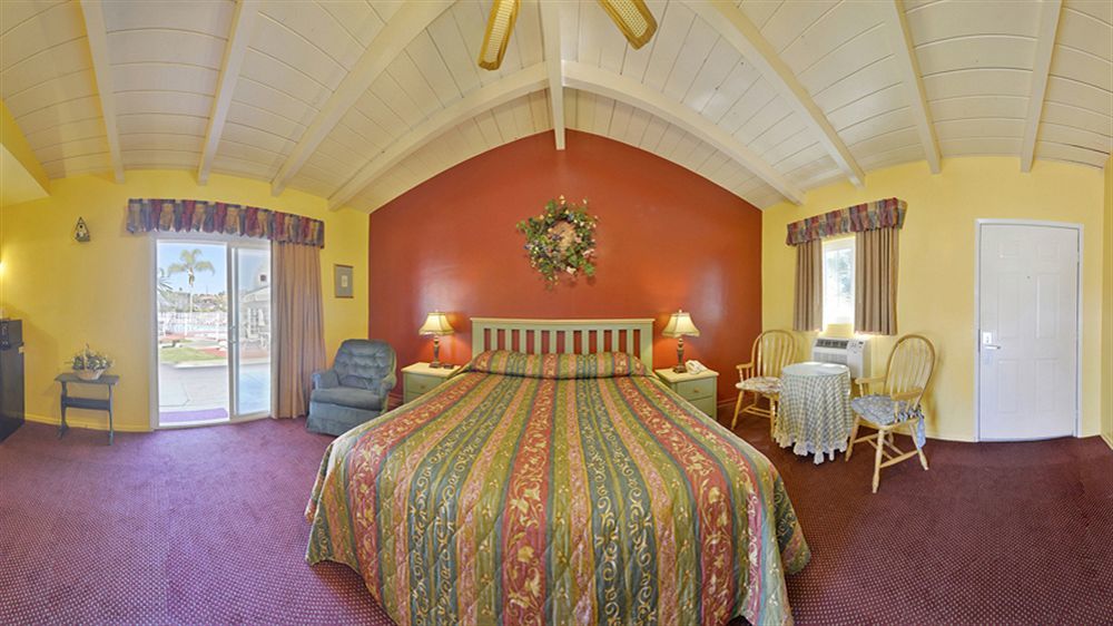 Fallbrook Country Inn Bagian luar foto