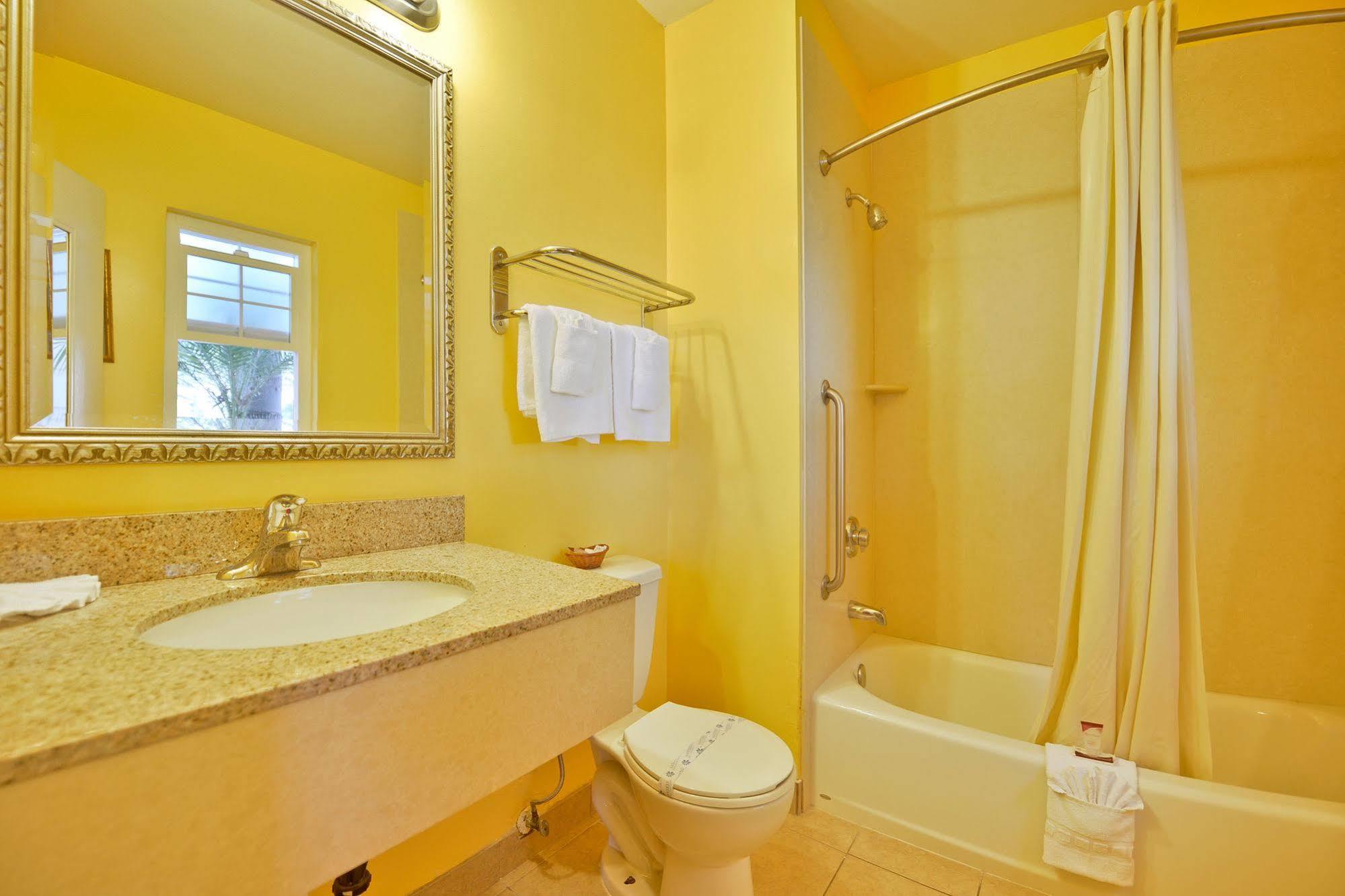 Fallbrook Country Inn Bagian luar foto