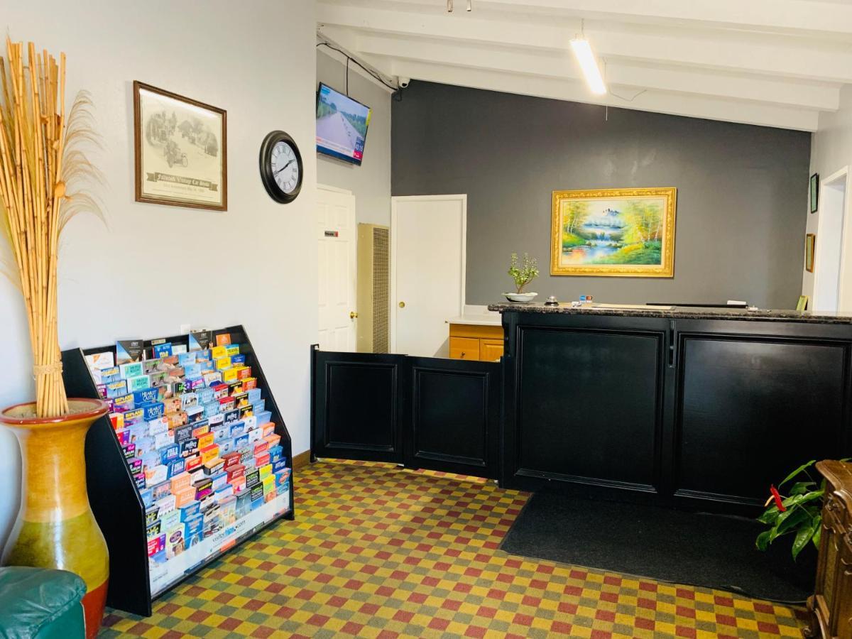 Fallbrook Country Inn Bagian luar foto